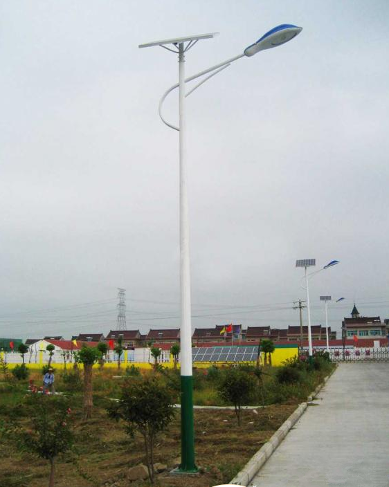 源城区6米特价太阳能路灯